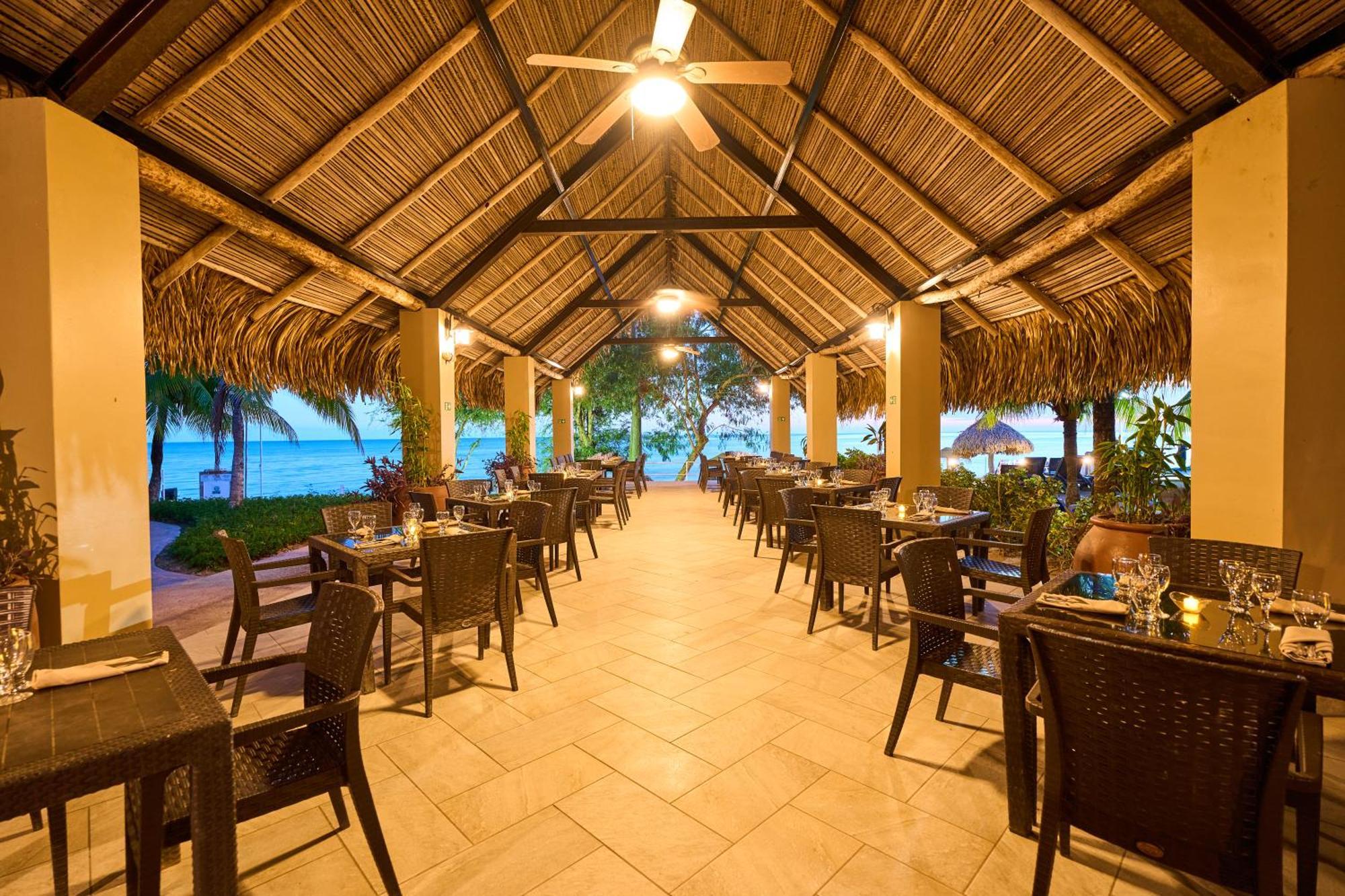 Gran Evenia Bijao Hotel Santa Clara  Exterior foto The restaurant at the resort