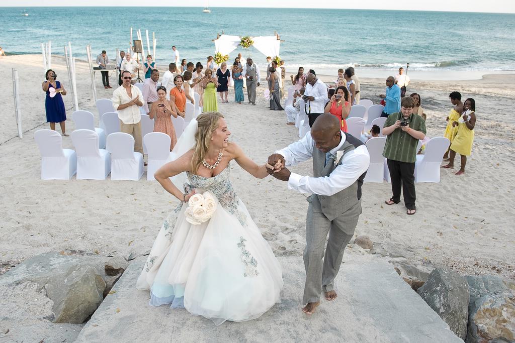 Gran Evenia Bijao Hotel Santa Clara  Exterior foto A beach wedding in Jamaica