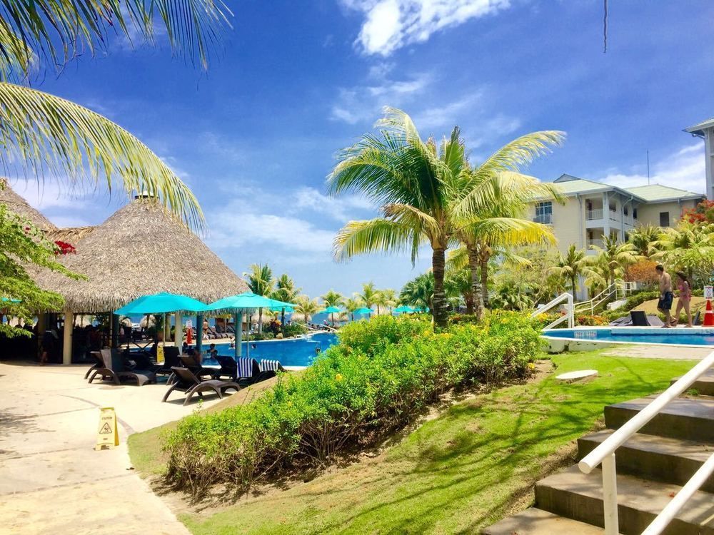 Gran Evenia Bijao Hotel Santa Clara  Exterior foto The pool at the Sheraton Resort Fiji
